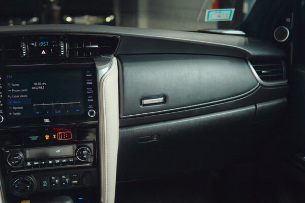 Toyota SW4 2.8 DIAMOND 4X4 7As At - Imagen 8