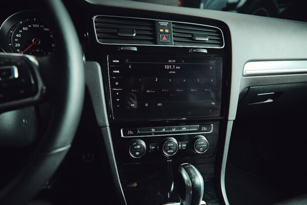 Volkswagen Golf 2.0 Gti Tsi App Connect + Cuero - Imagen 6
