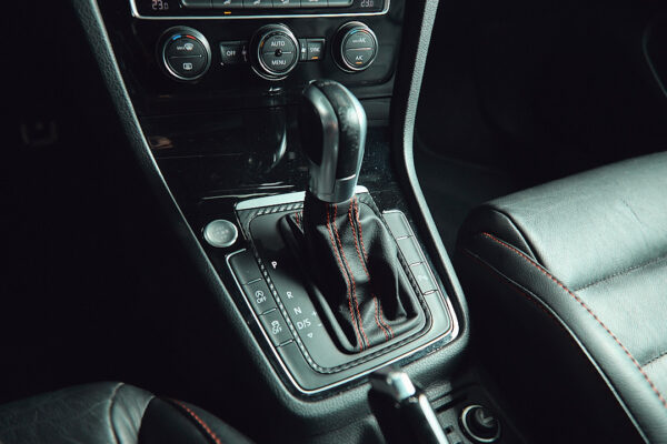 Volkswagen Golf 2.0 Gti Tsi App Connect + Cuero - Imagen 7