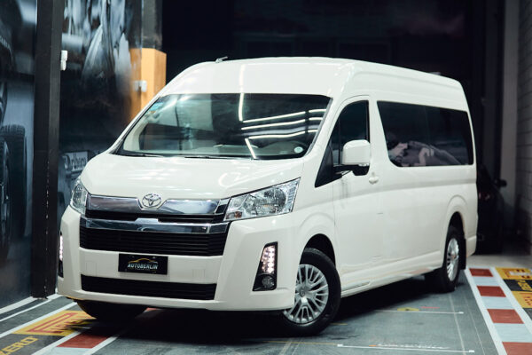 Toyota Hiace 2.8 Tdi Commuter 6at 14a