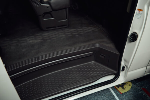 Toyota Hiace 2.8 Tdi Commuter 6at 14a - Imagen 3