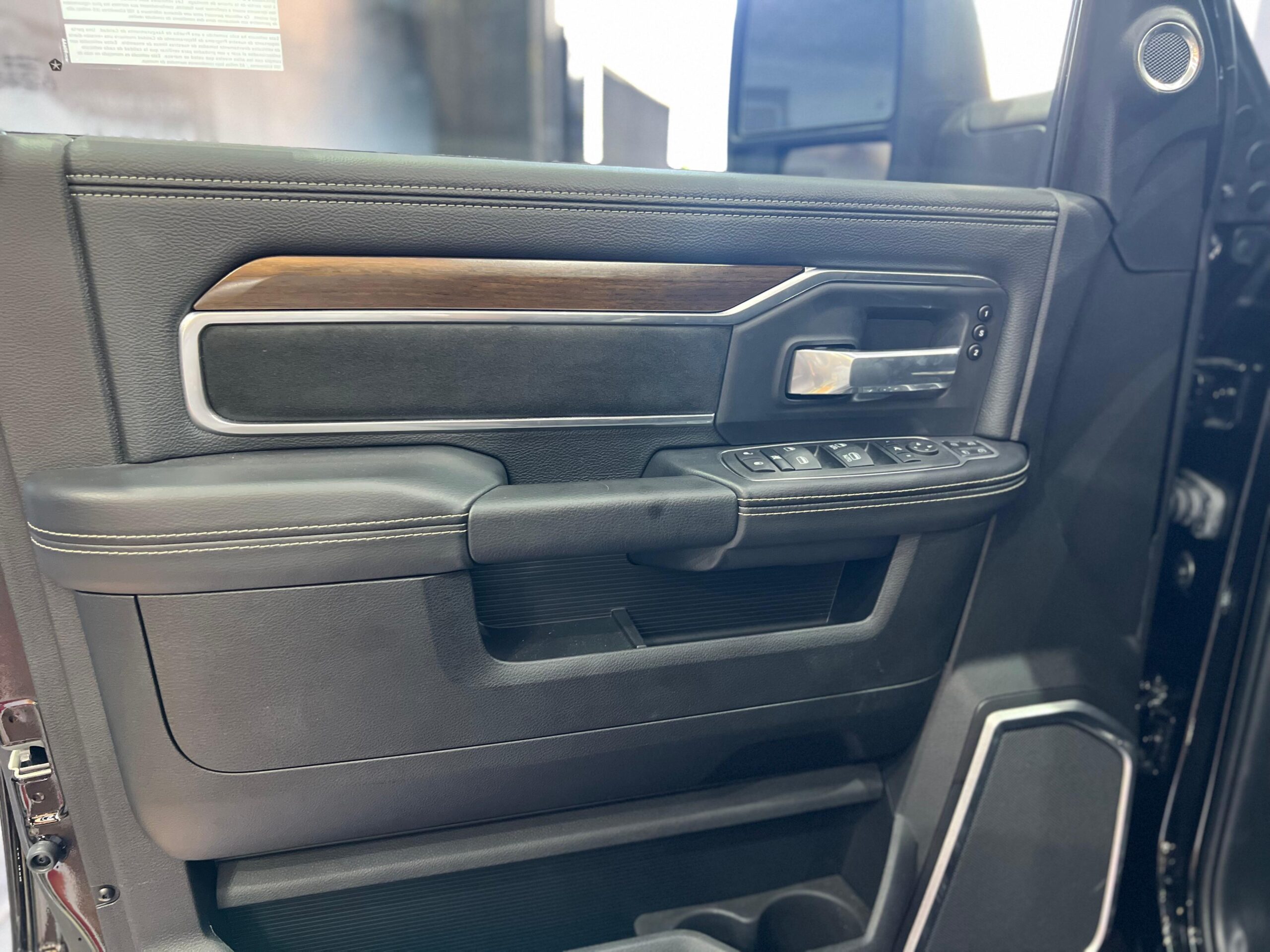 RAM 2500 6.7 Laramie At6 350Cv 4X4 - Imagen 8