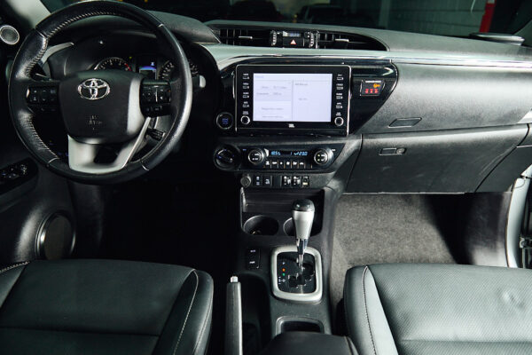 Toyota Hilux Pick-Up 2.8 Cd Srx 177cv 4x4 At - Imagen 2