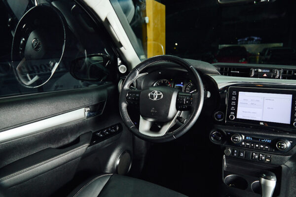 Toyota Hilux Pick-Up 2.8 Cd Srx 177cv 4x4 At - Imagen 3
