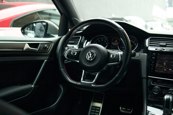Volkswagen Golf 2.0 Gti Tsi App Connect - Imagen 3