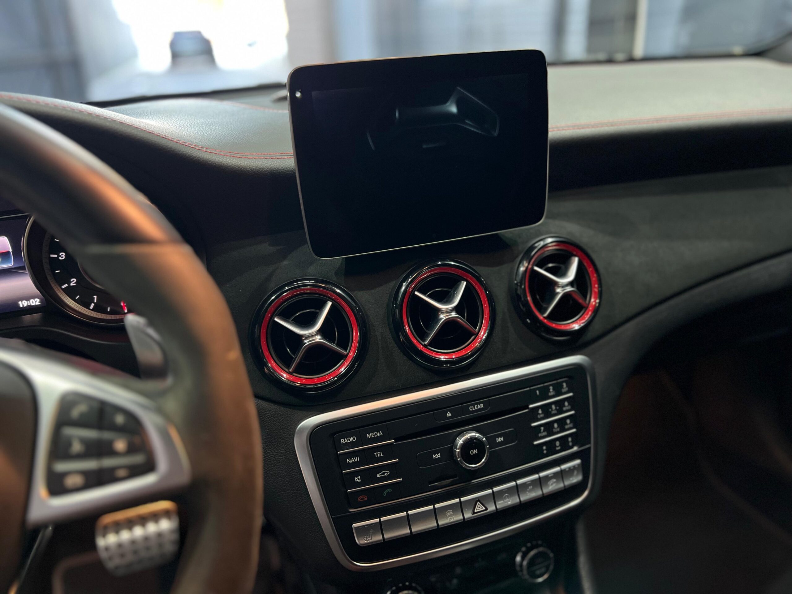 Mercedes-Benz Clase GLA 2.0 Gla45 Amg 381cv - Imagen 12