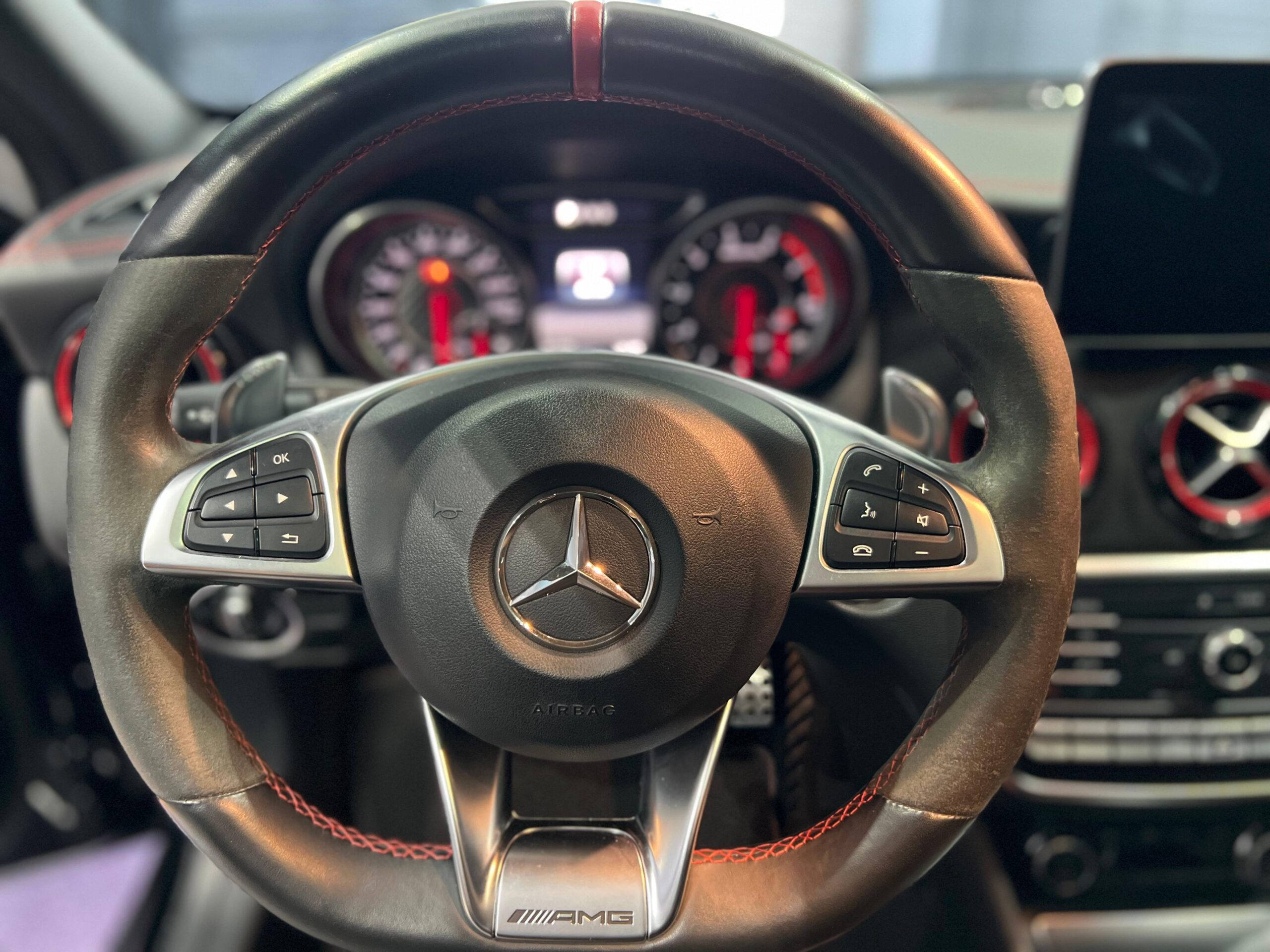 Mercedes-Benz Clase GLA 2.0 Gla45 Amg 381cv - Imagen 11