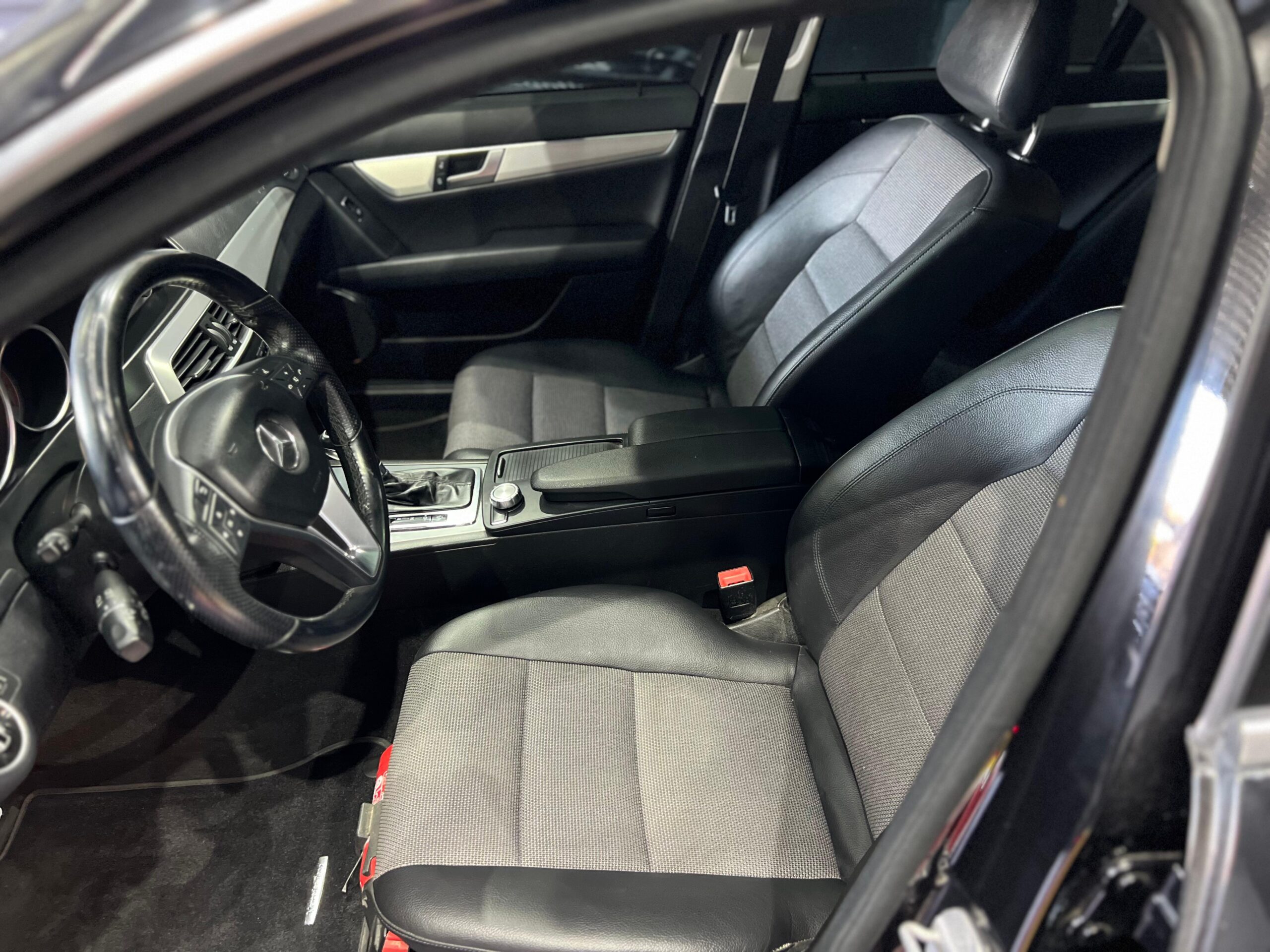 Mercedes-Benz Clase C 1.8 C250 Avantgarde B.efficiency At - Imagen 10