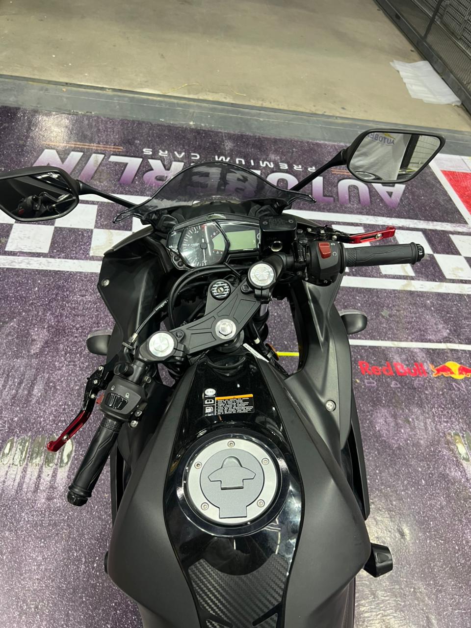 Yamaha R3 - Imagen 11