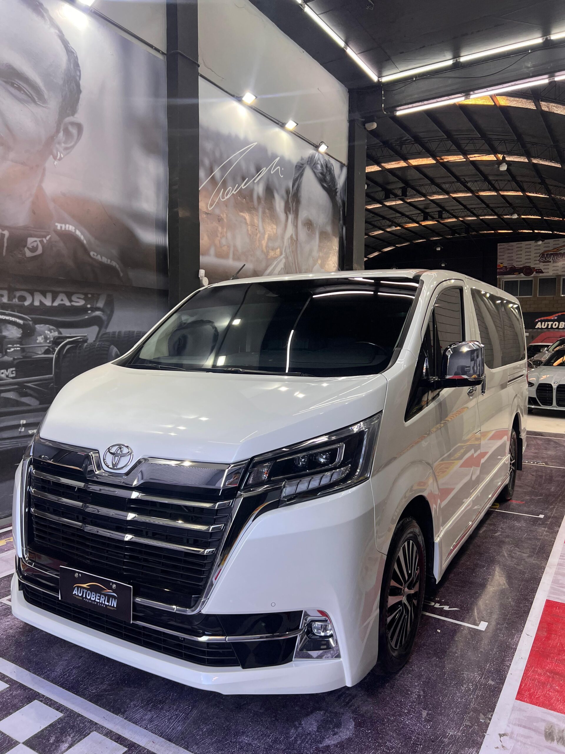 Toyota Hiace - Imagen 4