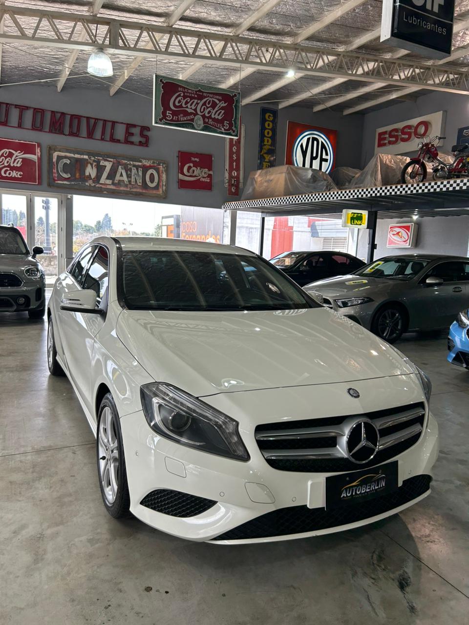 Mercedes Benz A200
