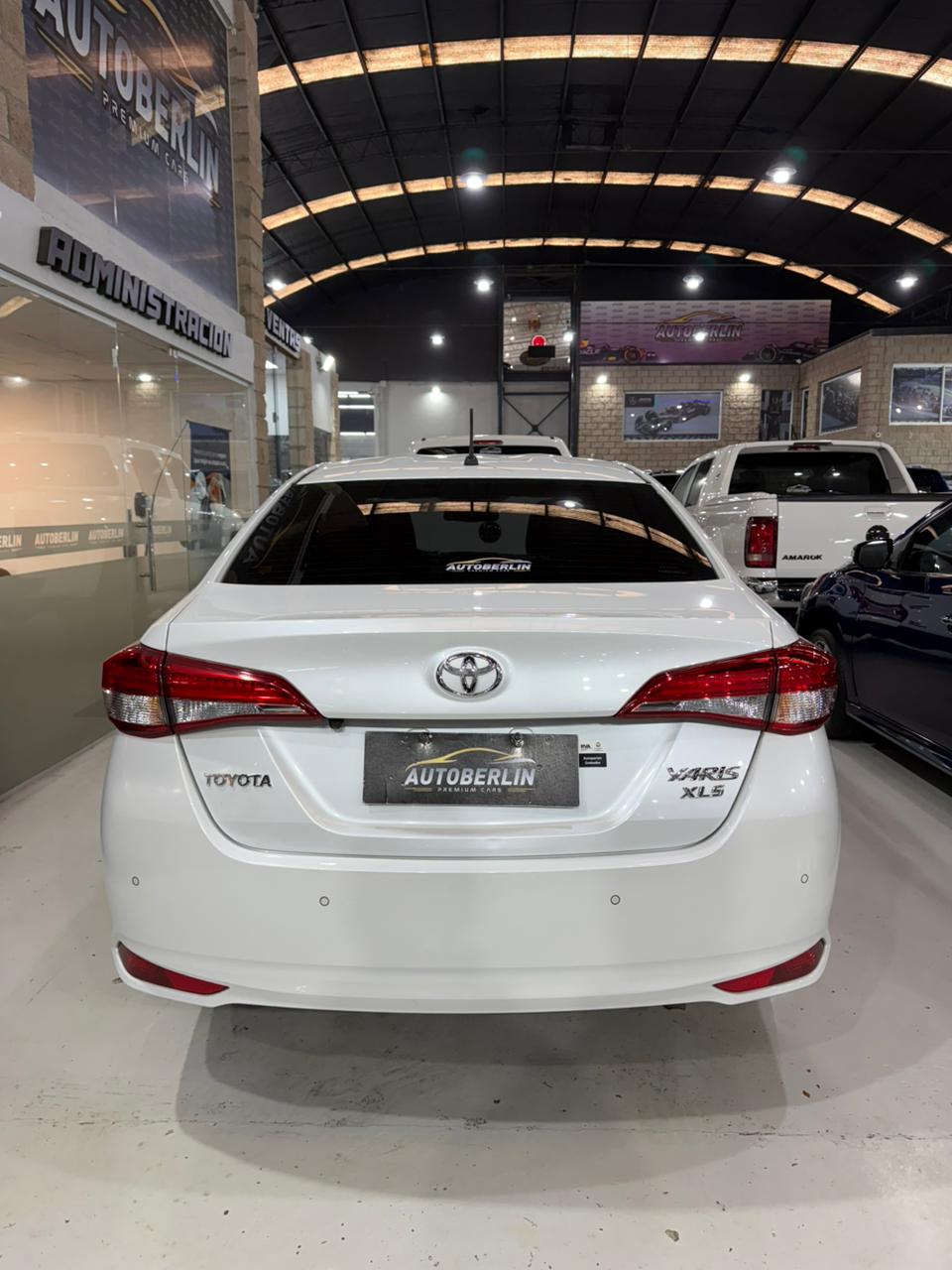 Yaris XLS Sedan - Imagen 6