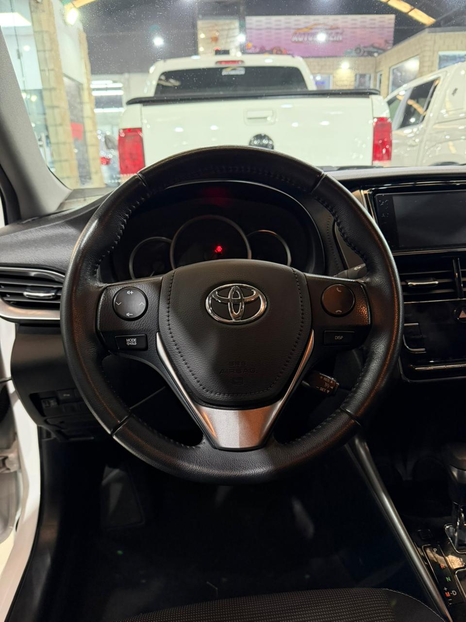 Yaris XLS Sedan - Imagen 13