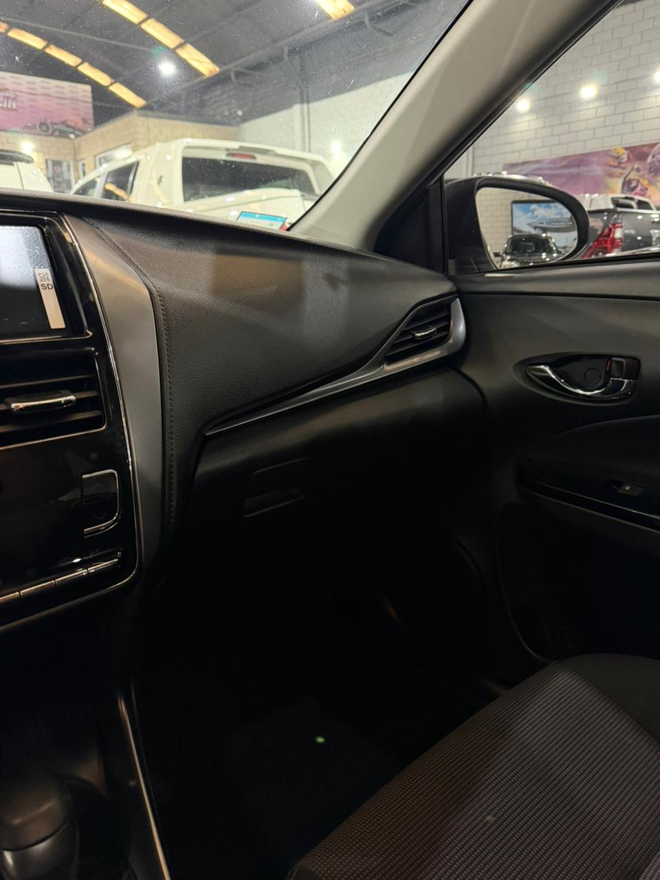 Yaris XLS Sedan - Imagen 16