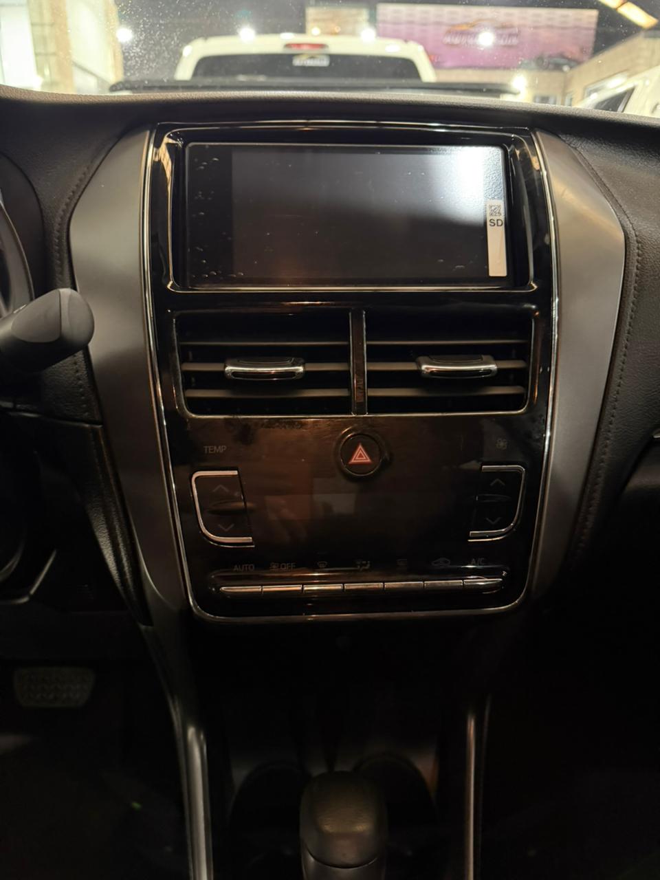 Yaris XLS Sedan - Imagen 14