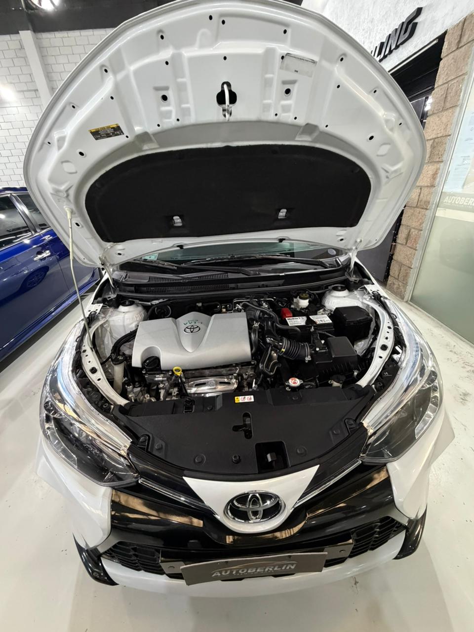 Yaris XLS Sedan - Imagen 9