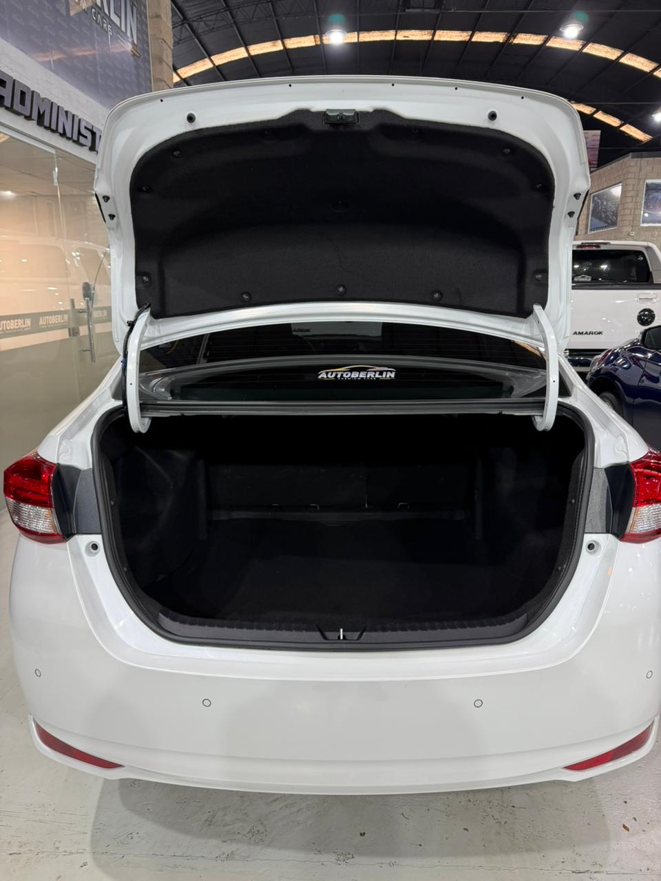 Yaris XLS Sedan - Imagen 8