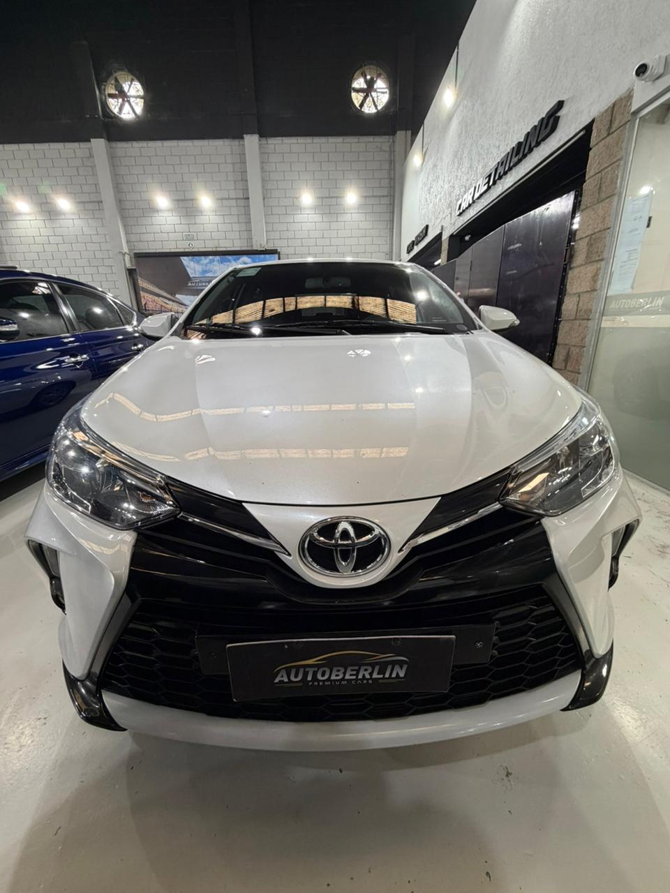 Yaris XLS Sedan - Imagen 3