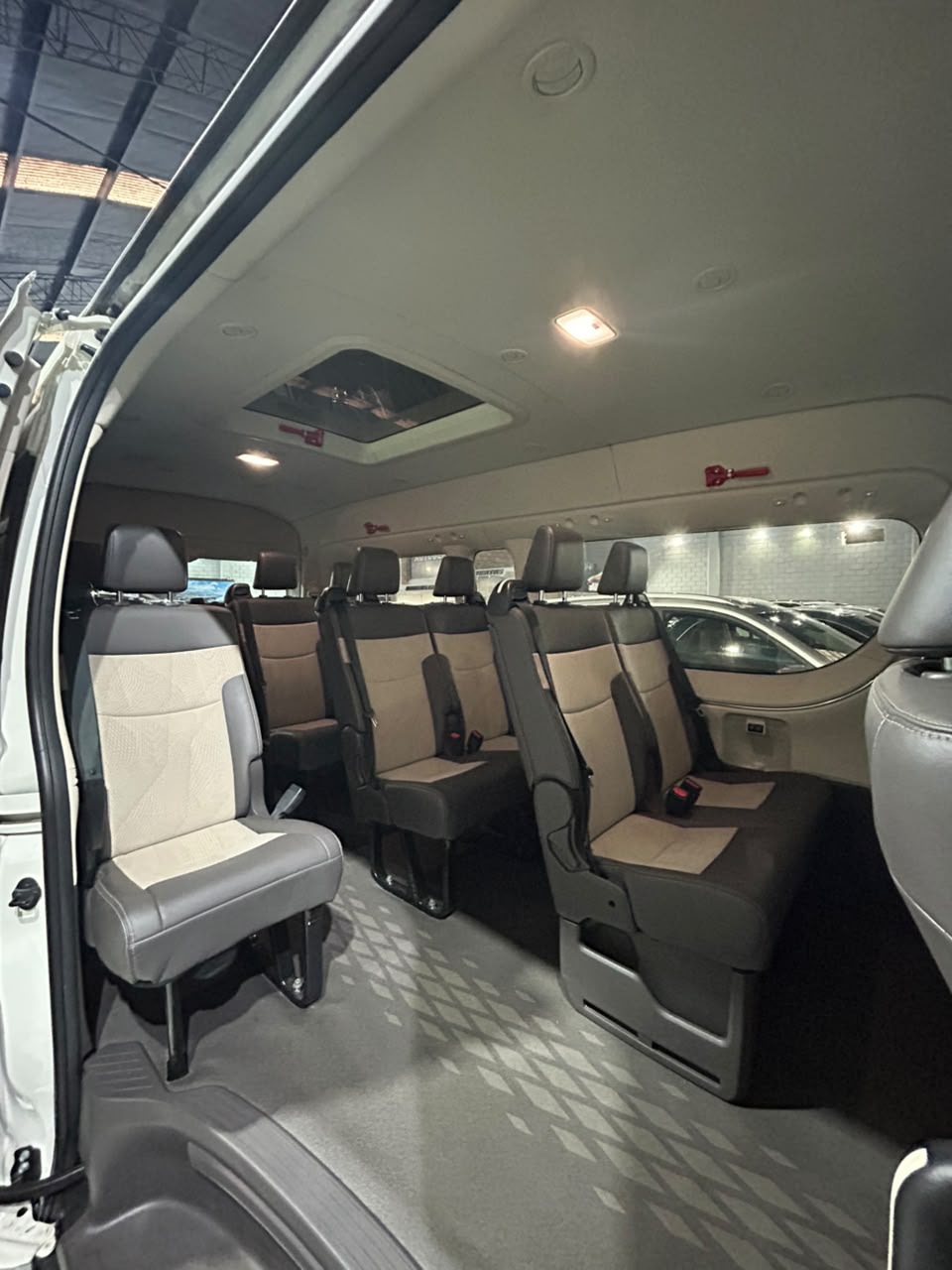 Toyota Hiace - Imagen 11