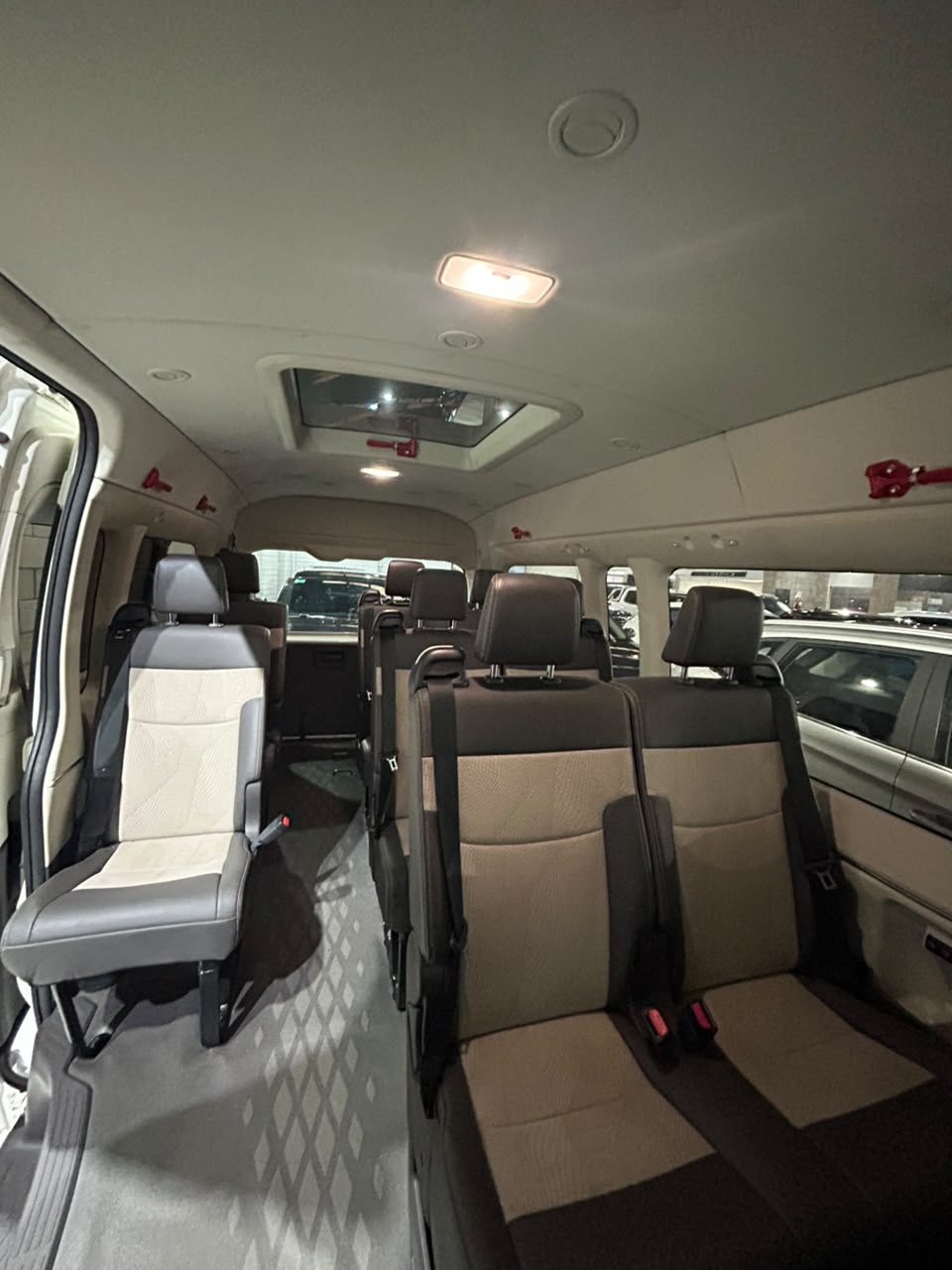Toyota Hiace - Imagen 12