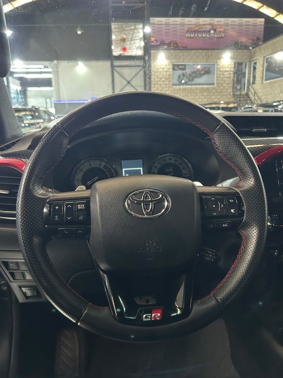 Toyota Hilux GR - Imagen 7