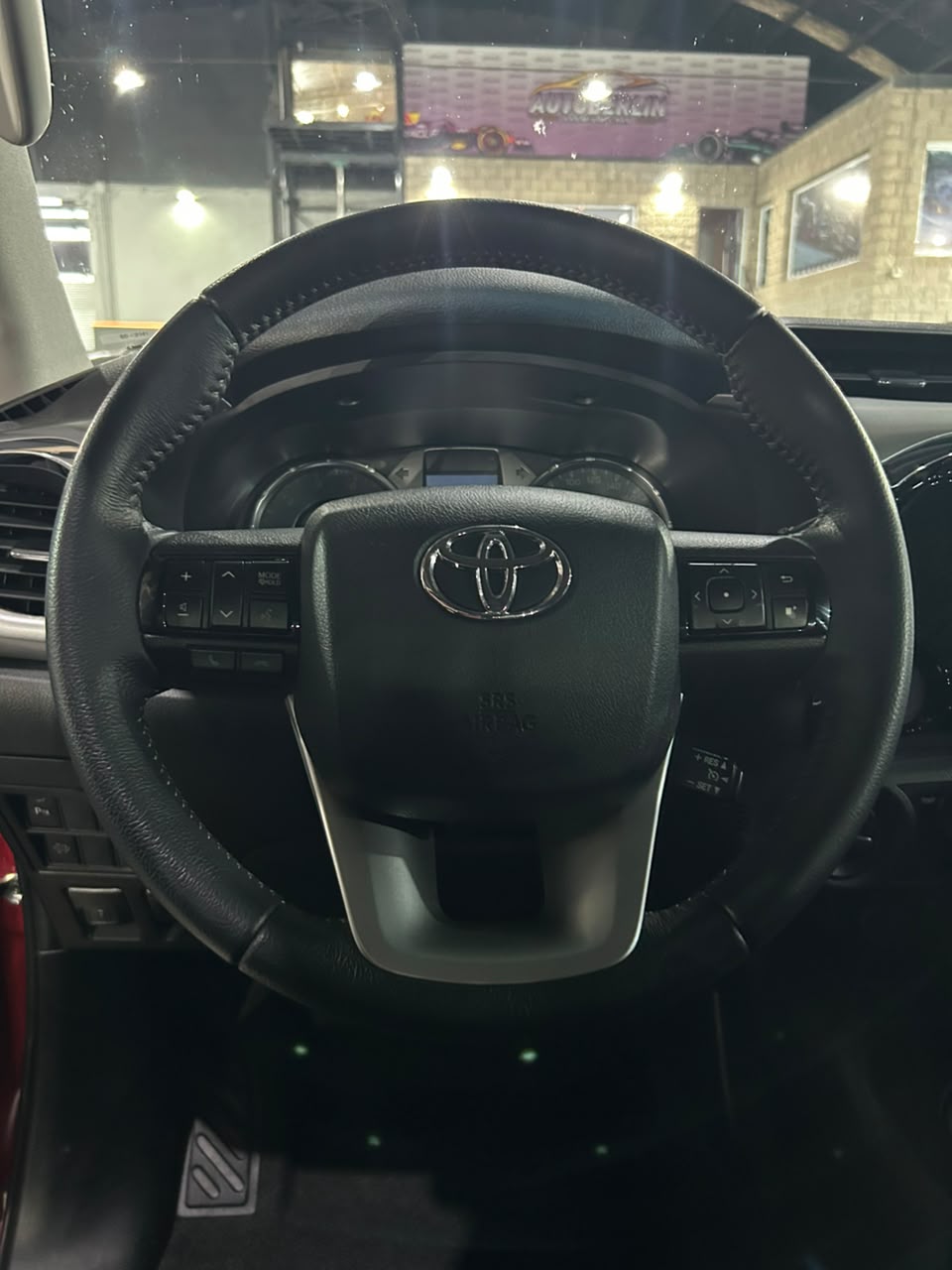 Toyota Hilux SRV - Imagen 8